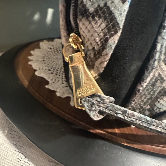 Aimee Kestenberg Collection Chic Snakeskin Patterned Shoulder Bag NWOT - Picture 3 of 12